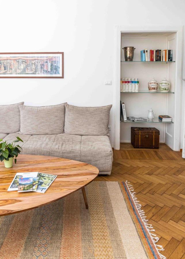 Delightful Rina Apartment